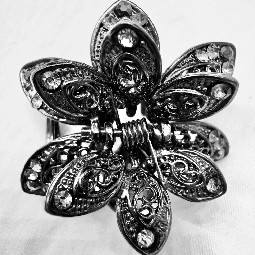 NEW! JAW CLAW HAIR CLIP RHINESTONES 1 1/2” STRONG ALLOY Gunmetal UPDO ACCESSORY